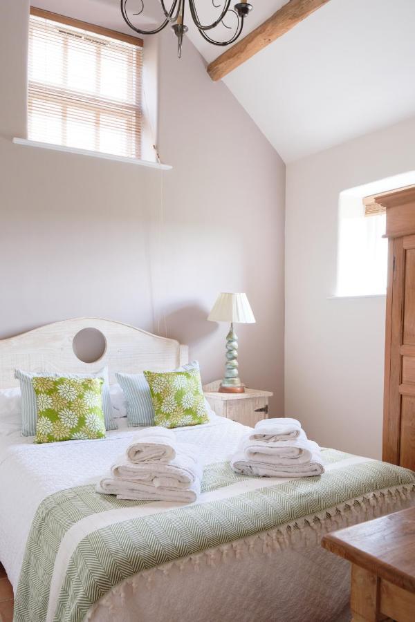 Swallow Barn At Millfields Farm Cottages Ashbourne  Exterior foto